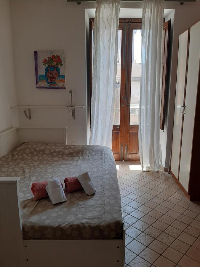 Monovano Centro Storico Catania Bagian luar foto